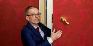 La extrema derecha austriaca pide unidad a los conservadores y que «no haya trucos»