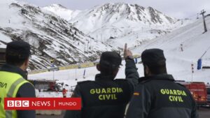"La gente salió volando en piruetas": el derrumbe de un telesilla en una estación de esquí en España deja 10 heridos