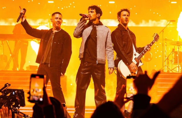 Los Jonas Brothers protagonizarán una comedia navideña para Disney+