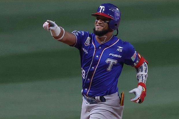 Luis Matos es elegido como novato del año de la LVBP