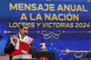 Maduro anunció un nuevo ministerio, un satélite con China y una reforma constitucional - AlbertoNews