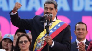Maduro asegura que Venezuela se prepara con sus aliados por si fuera necesario "tomar las armas"