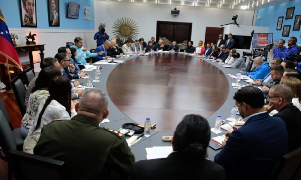 durante la reunión con el Consejo Económico, el presidente Nicolás Maduro, designó los responsables para los trece Motores Productivos.-Agencia Carabobeña de Noticias – ACN – Economía