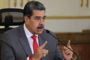 Maduro llamará a reforma constitucional el 10 de enero