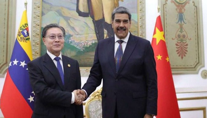 Maduro recibe en Miraflores a enviado especial de Xi Jinping
