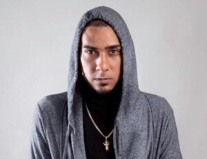 “Me encantas”, canción de Lohen Dee que le da la vuelta al mundo