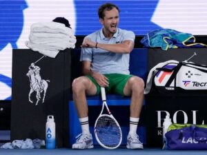 Medvedev es multado en el Abierto de Australia