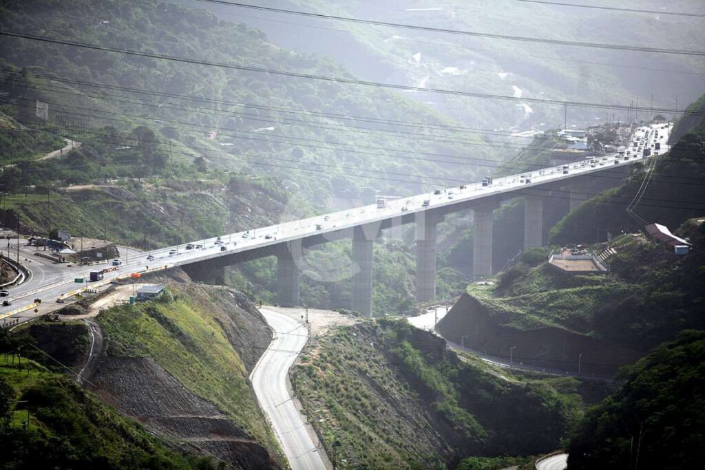Ministerio de Transporte reprogramó trabajos de mantenimiento en la autopista Caracas
