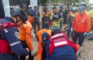 Mototaxi lesionado en colisión moto - Aveo en la calle Caracas de Guanipa