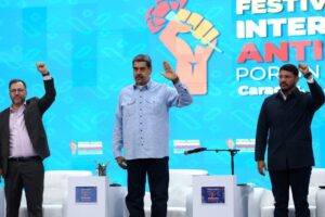 Nicolás Maduro le respondió a Álvaro Uribe