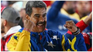 Nicolás Maduro mostró un reloj de lujo que le regaló Diego Maradona