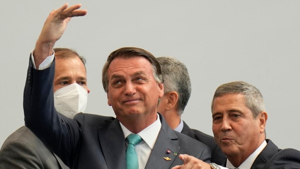 Niegan pedido del expresidente brasileño Jair Bolsonaro de asistir a toma de posesión de Trump
