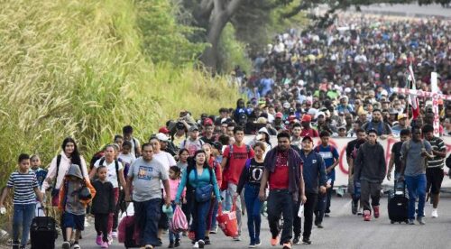 Nueva caravana migrantes sale desde sur de México hacia EEUU