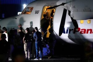 Panamá deportó más de 1.800 migrantes en los últimos cinco meses con ayuda de EEUU - AlbertoNews