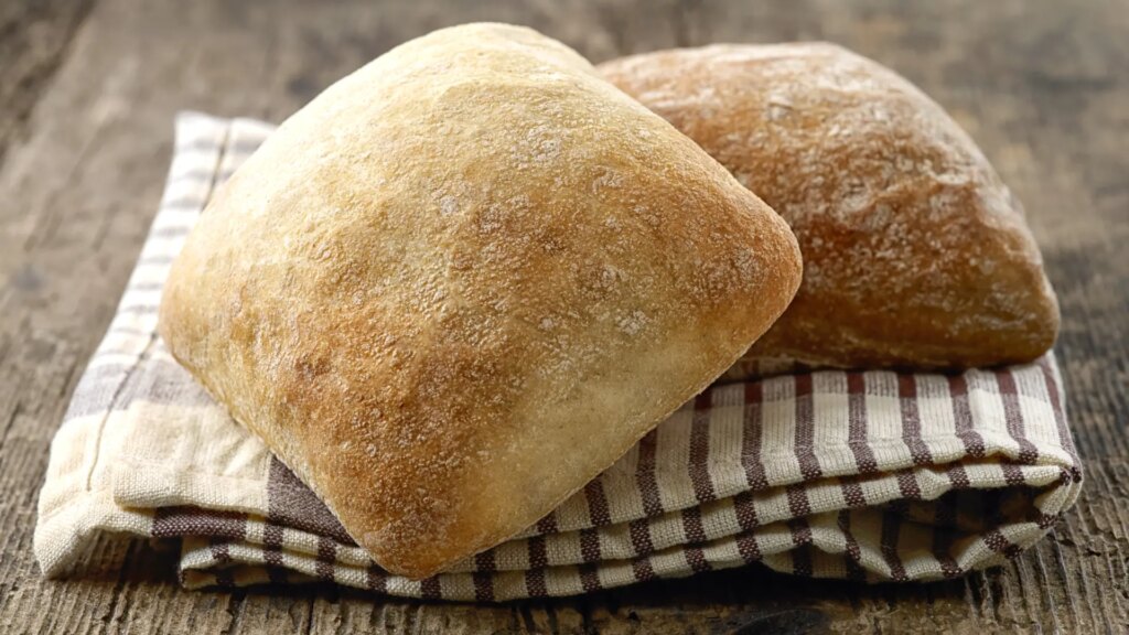 Panecillos ciabatta, una receta fácil y sin gluten perfecta para acompañar tus platos