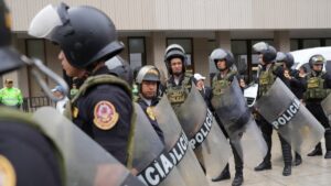 Perú calcula que existen más de 200 organizaciones criminales operando en su capital
