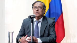 Petro dice que trata con Maduro un plan para "erradicar" a grupos armados de la frontera
