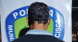 Polisur aprehende a sujeto por ultraje al funcionario