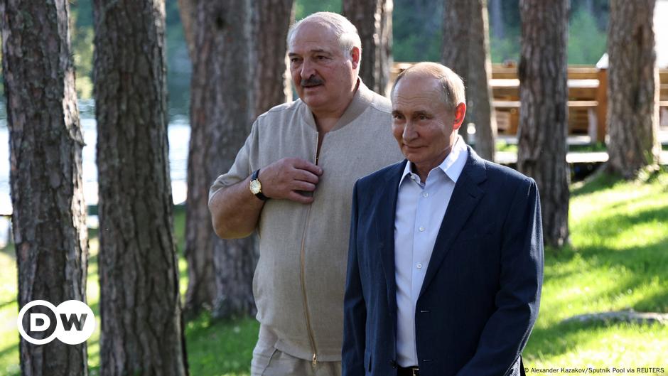 Putin felicita a Lukashenko por su "convincente victoria" – DW – 27/01/2025