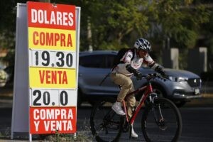 Remesas a México caerían 13 mil millones de dólares por las medidas de Trump