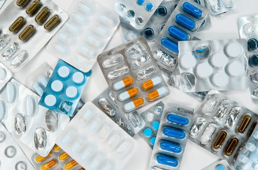 Revelan mecanismo que promueve la resistencia de superbacterias a los antibióticos