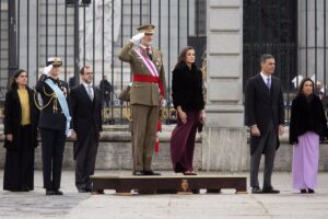 Sánchez felicita la Pascua Militar y reconoce el "compromiso" de las FFAA, que trabajan por los afectados por la dana