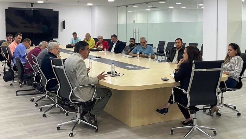 https://www.industrias.gob.ve/wp-content/uploads/2025/01/Foto-Reunion-2.jpg