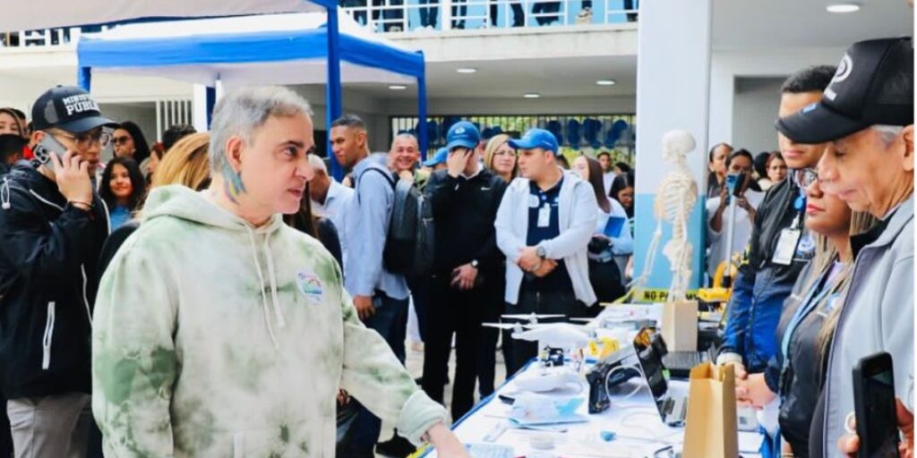 Tarek William Saab destacó la imputación de adolescentes en Caracas