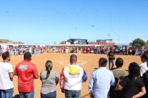 Terán entregó el estadio de béisbol infantil y el centro de bateo en Atanasio Girardot