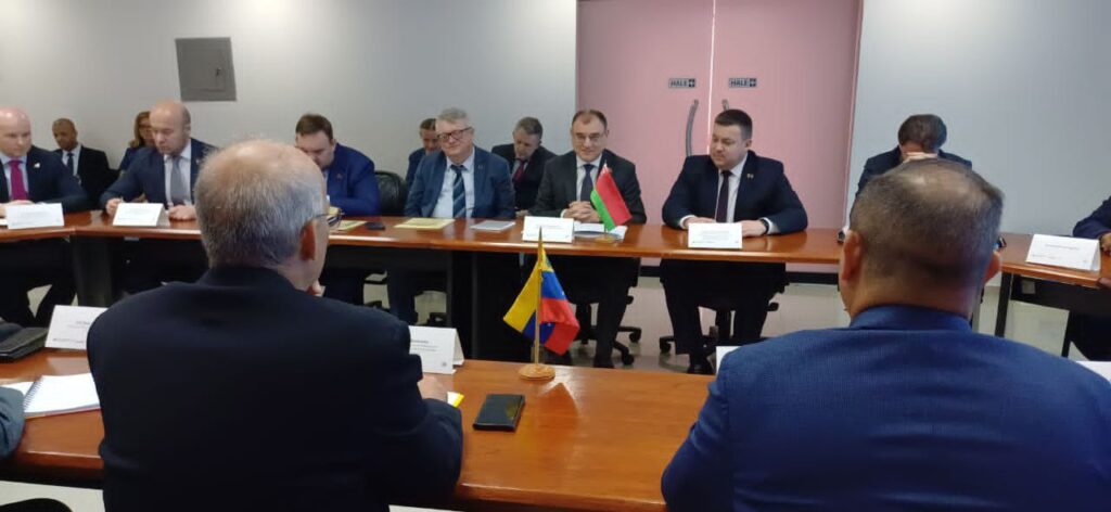 Toma de posesión de Nicolás Maduro contribuirá a la construcción de una Venezuela fuerte e independiente - Yvke Mundial