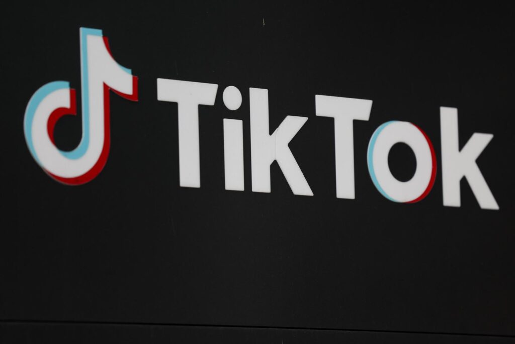 Trump dice que Microsoft está interesado en adquirir TikTok