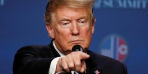 Trump pide al Supremo que paralice la sentencia por el soborno a Stormy Daniels