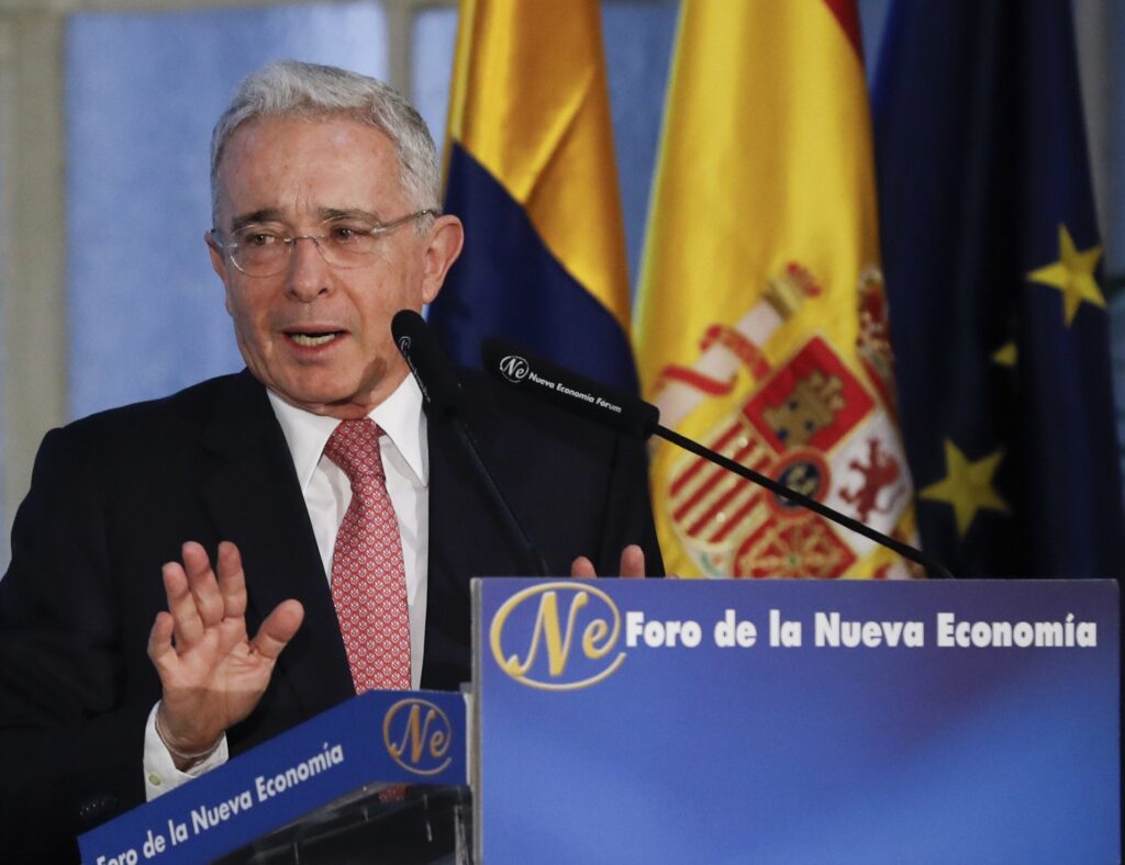 Uribe considera una "honra" que AN de 2020 lo declare "enemigo público"