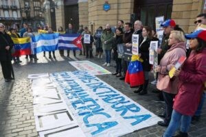 Venezolanos protestaron en España y denunciaron "golpe de Estado"