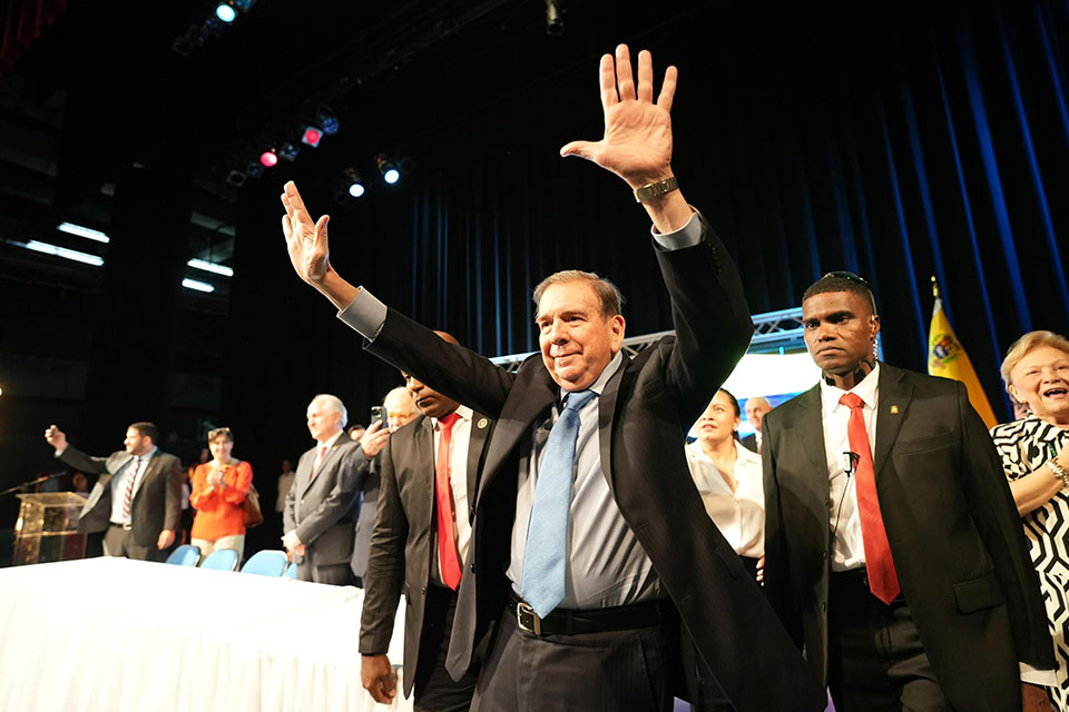 Venezolanos recibieron a Edmundo González en Panamá