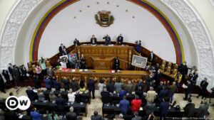 Venezuela declara a Uribe y Duque "enemigos públicos" – DW – 22/01/2025