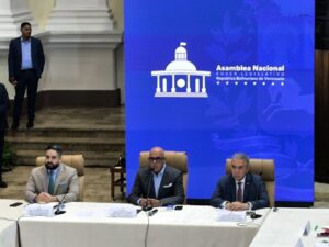 Vuelve comisión para reformas electorales y cronograma de comicios: gobernadores opositores atienden llamado