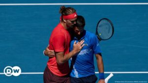 Zverev avanza en Australia tras abandono de Novak Djokovic – DW – 24/01/2025