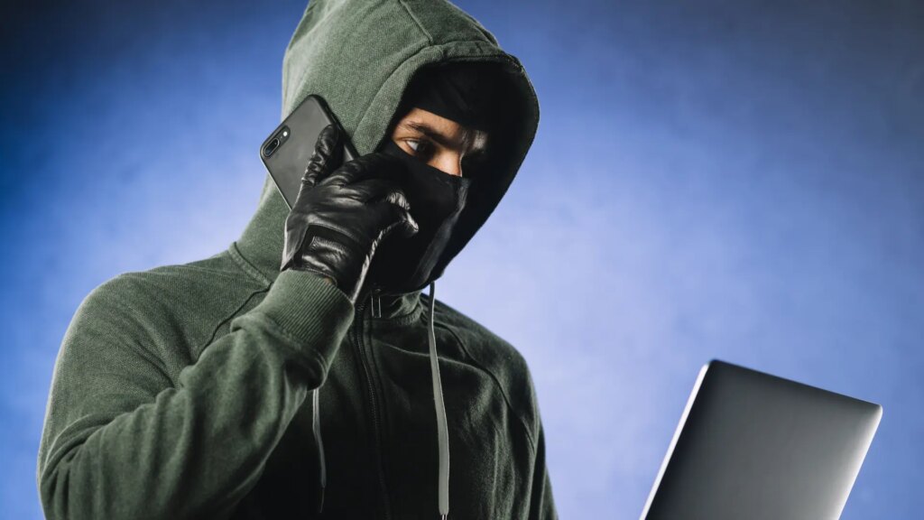 así es el 'voice hacking'
