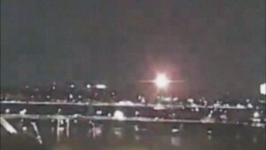 así fue el dramático choque entre el avión de American Airlines y el helicóptero militar en Washington