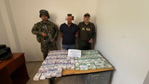 capturan a hombre con más de 800 millones de pesos en efectivo