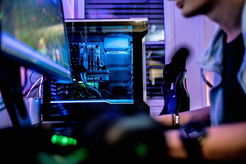 compró un PC gaming por 1.150 euros para su hijo sin darse cuenta de que los componentes tenían más de 10 años