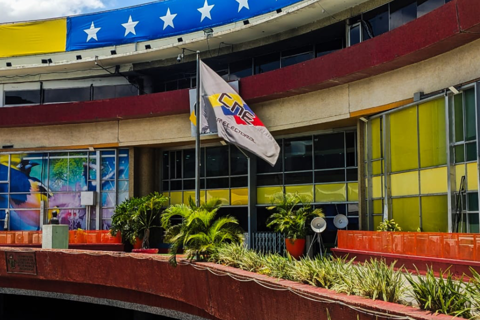 cronograma no contempla publicación de resultados allí