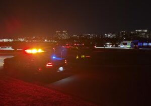 Equipos de emergencia acudieron al lugar del accidente aéreo en Washington
