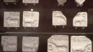 ofrecen un millón de dólares para quién descifre un misterioso sistema de escritura milenario