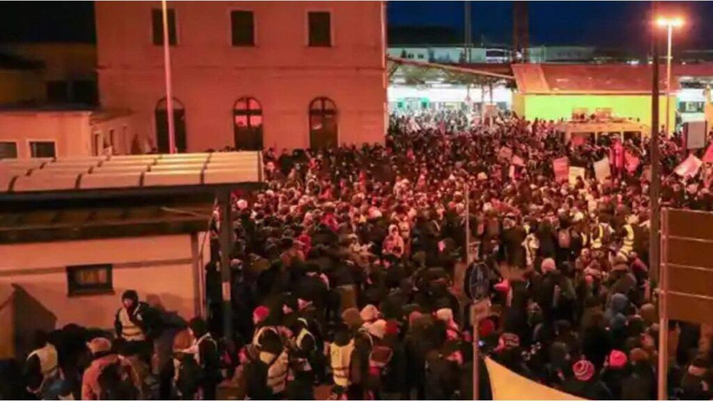 una convención del partido AFD fue retrasada por protestas previo a las elecciones