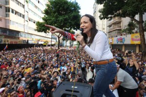 ¿Quiénes rechazan llamado de María Corina Machado a no participar en las elecciones?