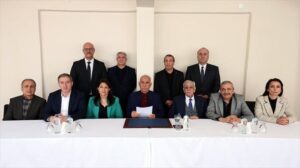 Abdullah Ocalan, líder del PKK preso desde 1999, pide a su organización que se disuelva