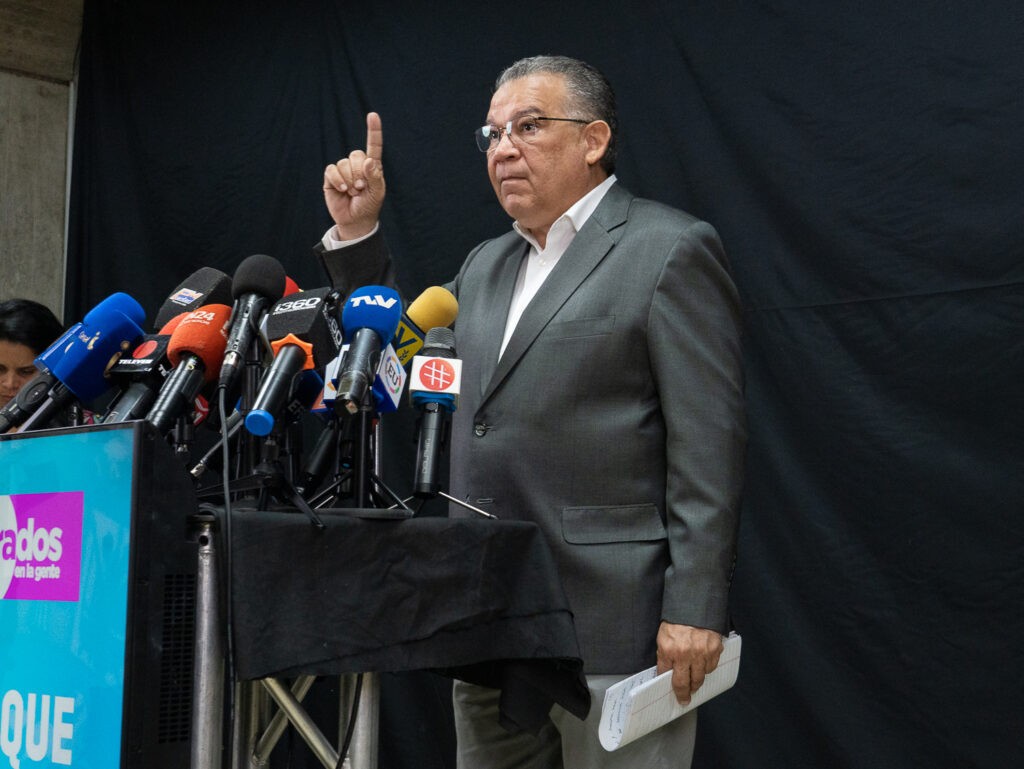 Activistas, académicos y dirigentes políticos piden liberación de Enrique Márquez