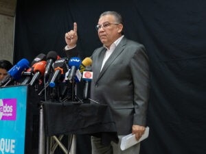 Activistas, académicos y dirigentes políticos piden liberación de Enrique Márquez